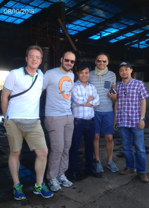 Khach-hang-Nhu-Tung-cafe